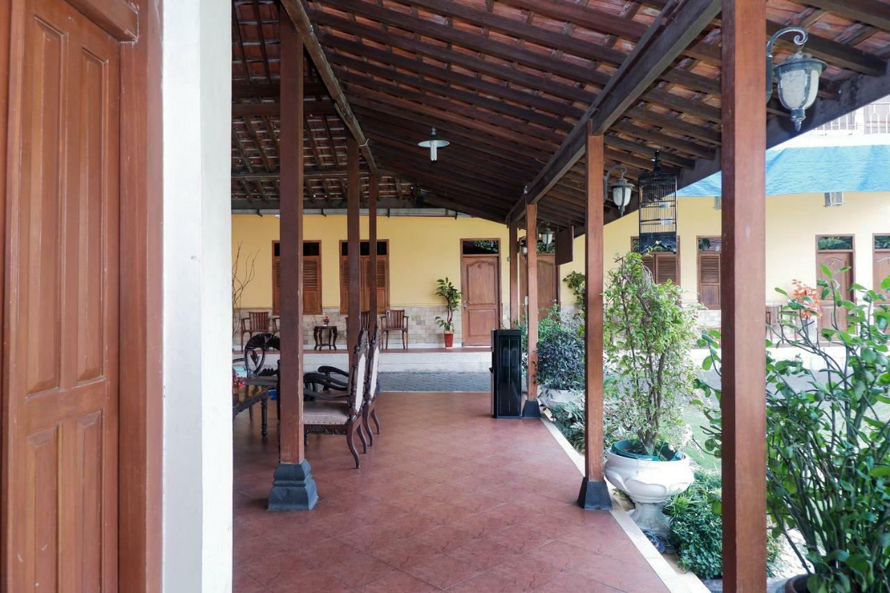 Oyo 405 Wisma Yosoputro Tanjungtirto Exterior photo