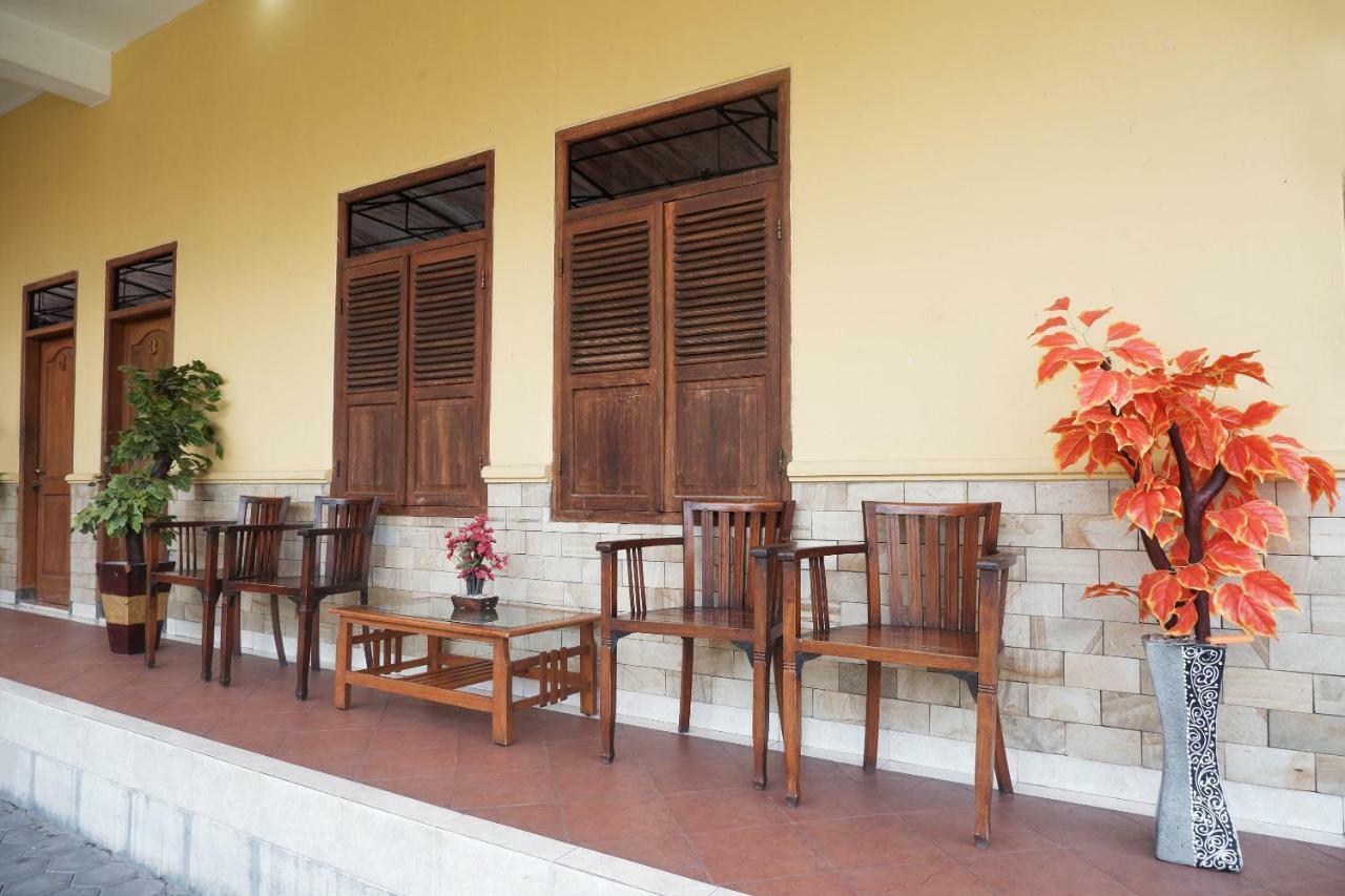 Oyo 405 Wisma Yosoputro Tanjungtirto Exterior photo
