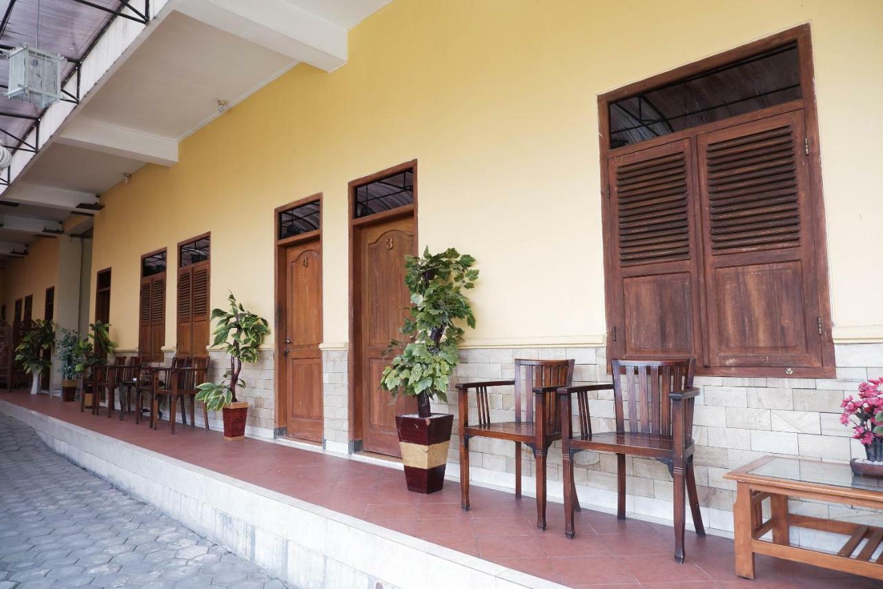 Oyo 405 Wisma Yosoputro Tanjungtirto Exterior photo